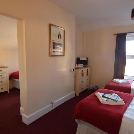 Eastbourne Reymar Bed & Breakfast Bagian luar foto