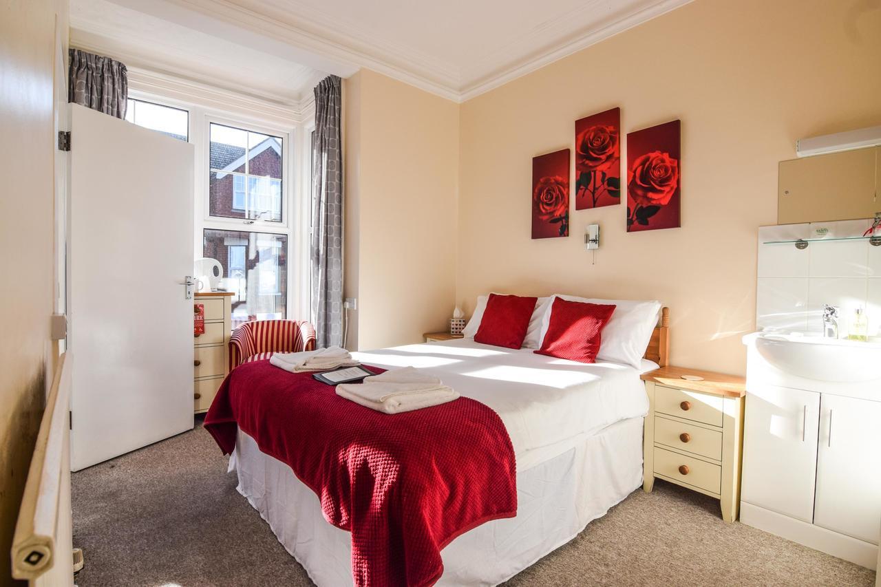 Eastbourne Reymar Bed & Breakfast Bagian luar foto